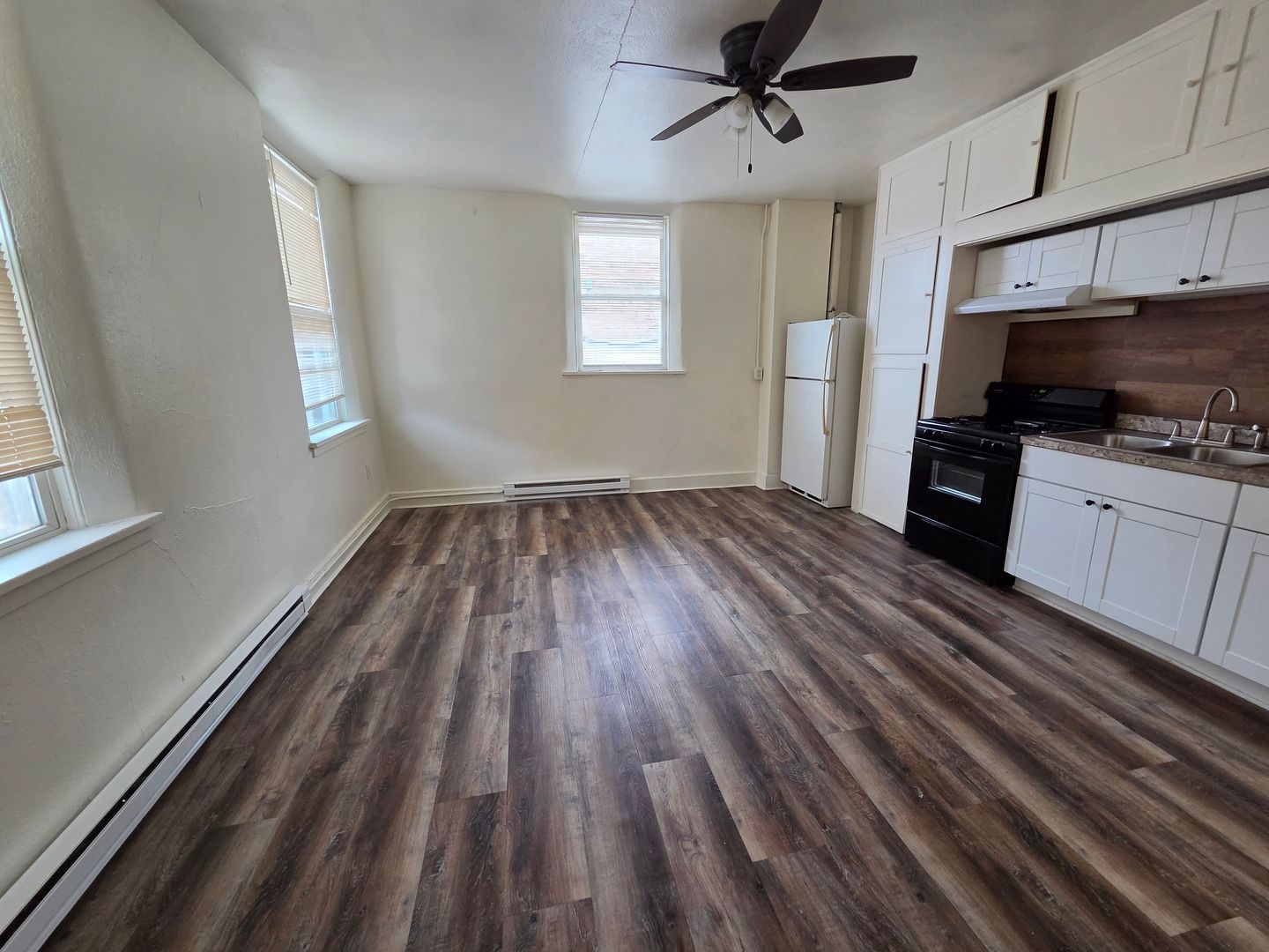Albert Lea Apartment: 133 W William St