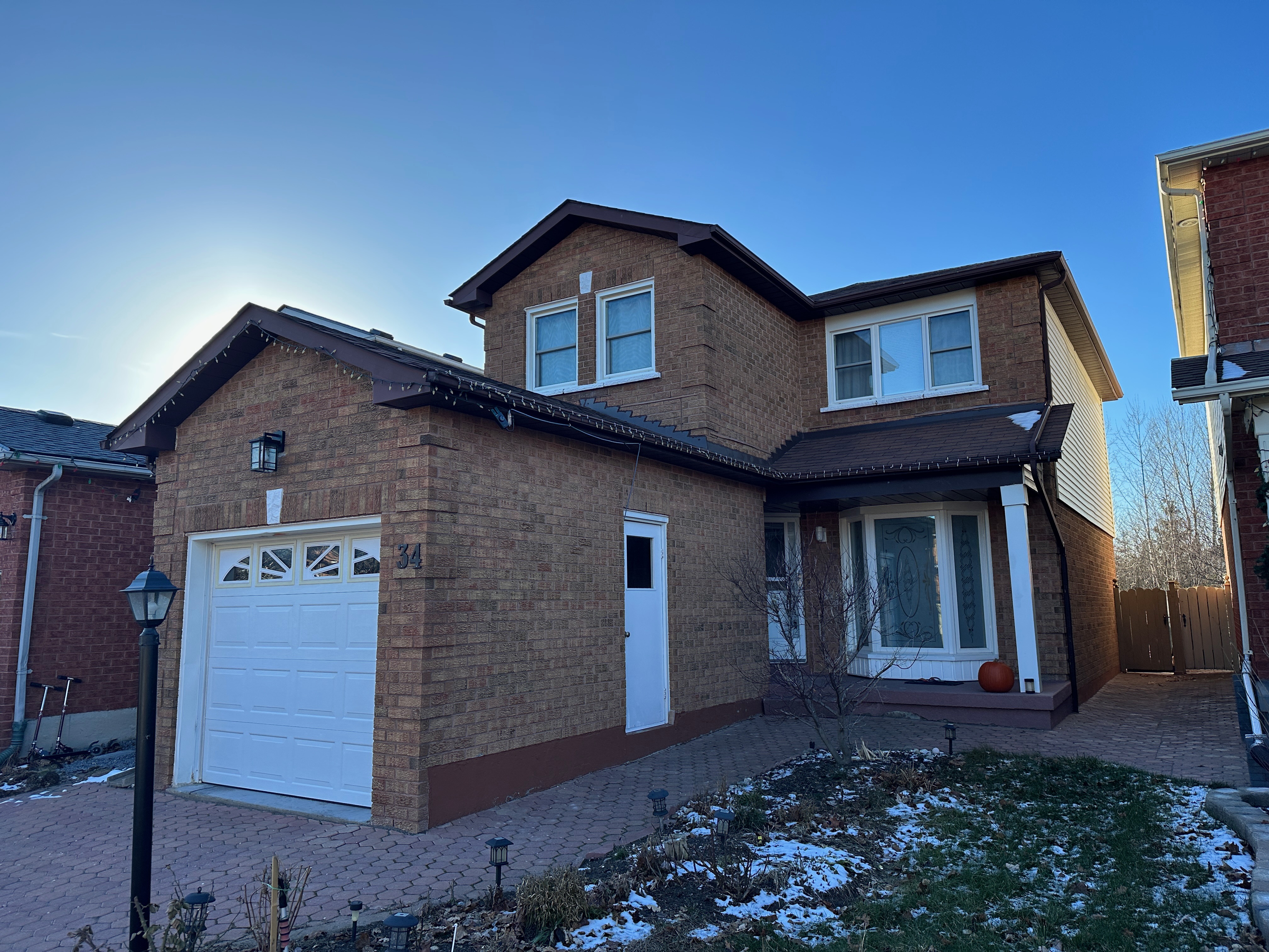Courtice House: 34 Stuart Rd