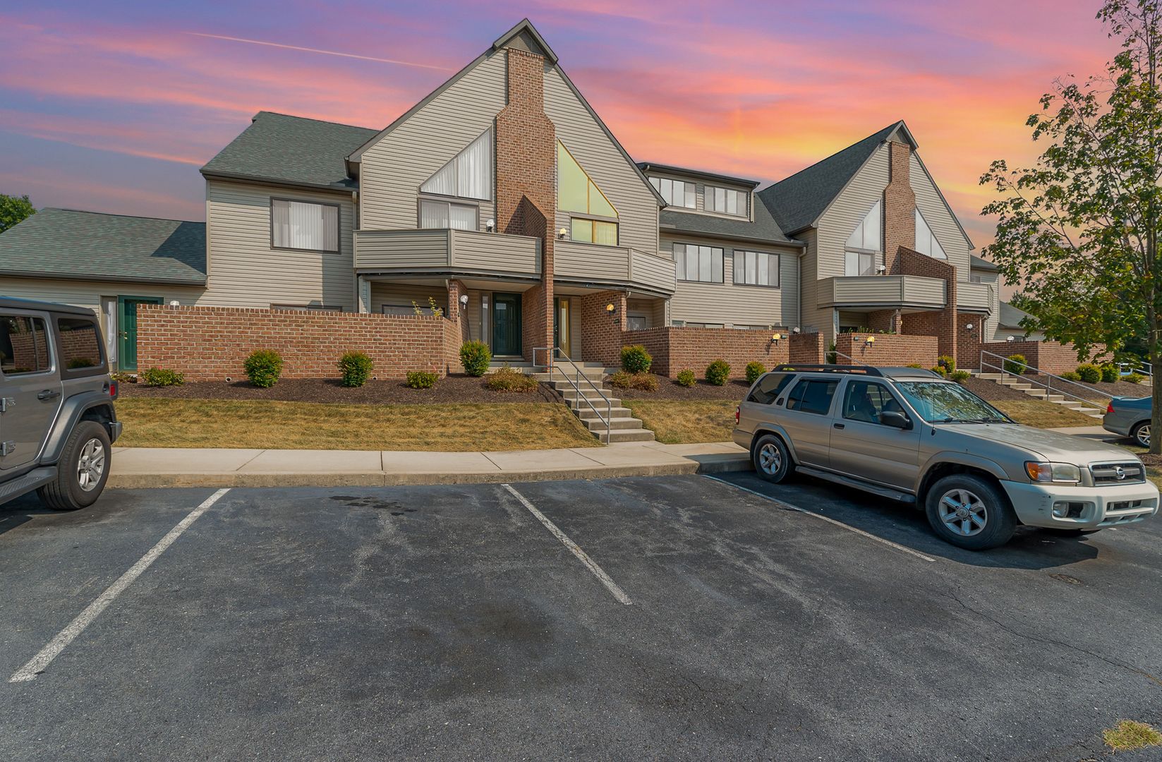 Harrisburg House: 1003 Cherrington Dr