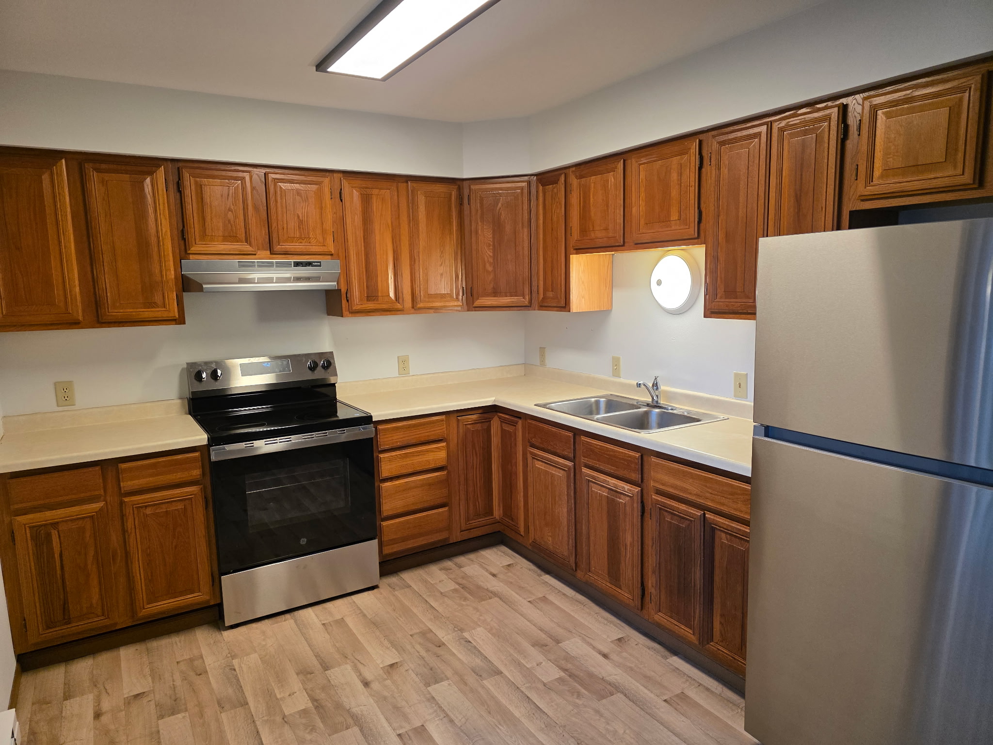 Poynette Condo: 210 Howard Street