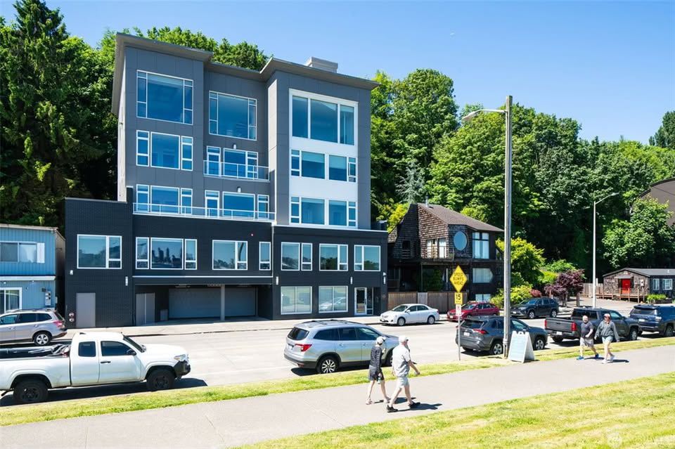 Seattle Condo: 1709 Harbor Avenue Southwest