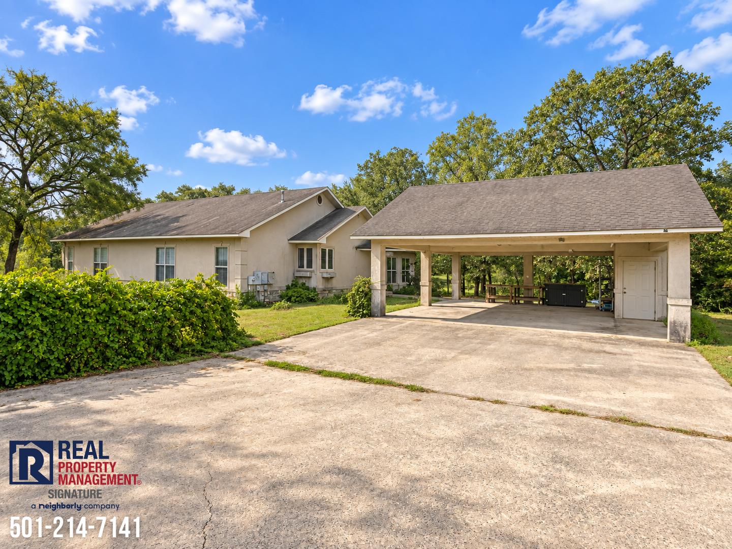 Lonsdale House: 3505 Cougar Lake Rd