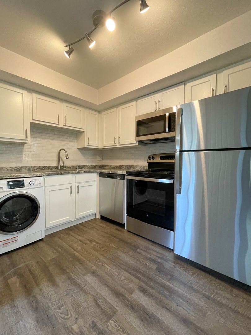 Westminster Apartment: 4160 W 74th Ave