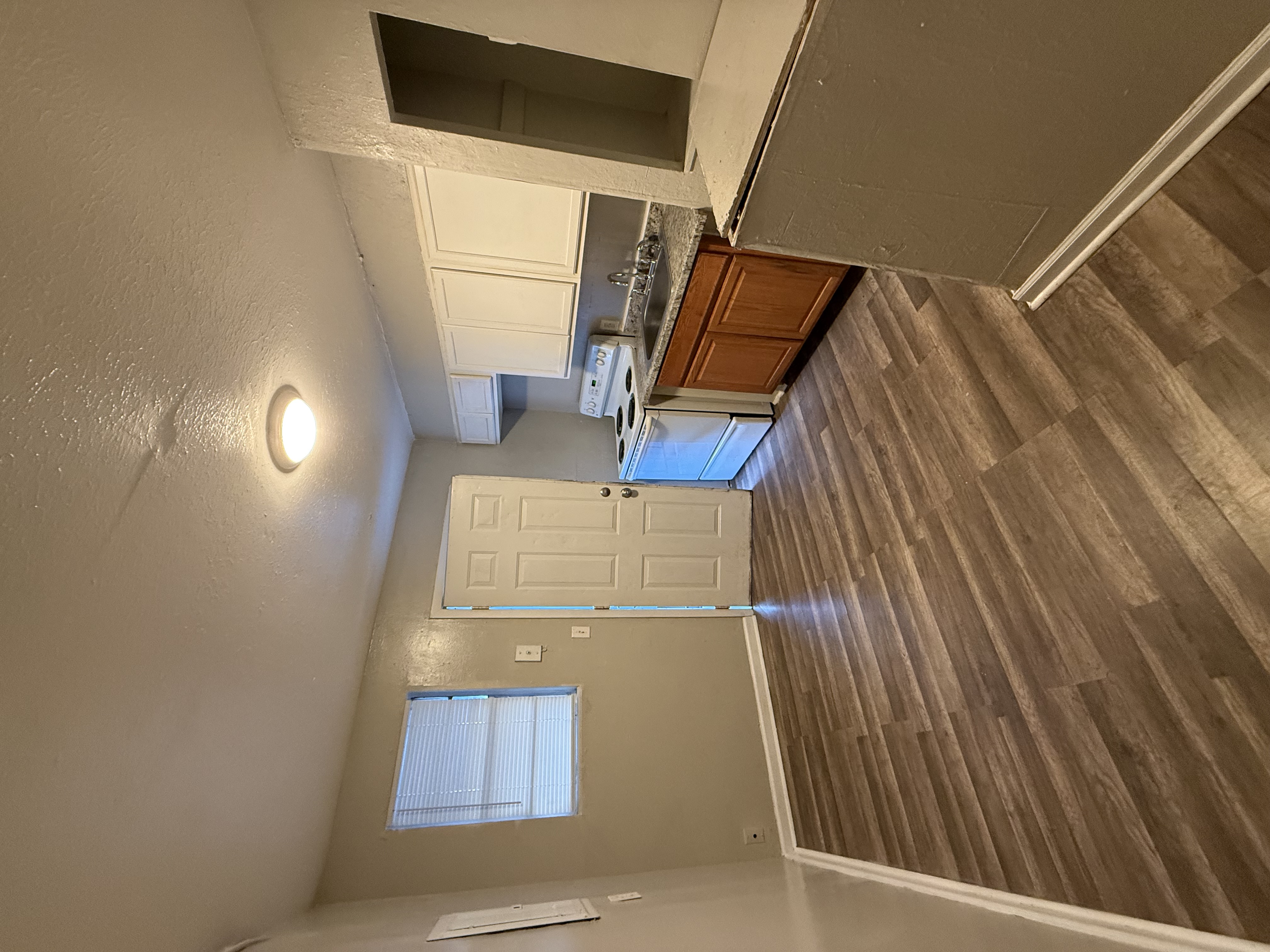 Jacksonville House: 1616 W 36th St