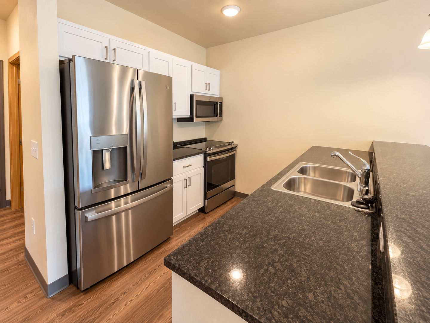 Sun Prairie Apartment: 410 E Main St