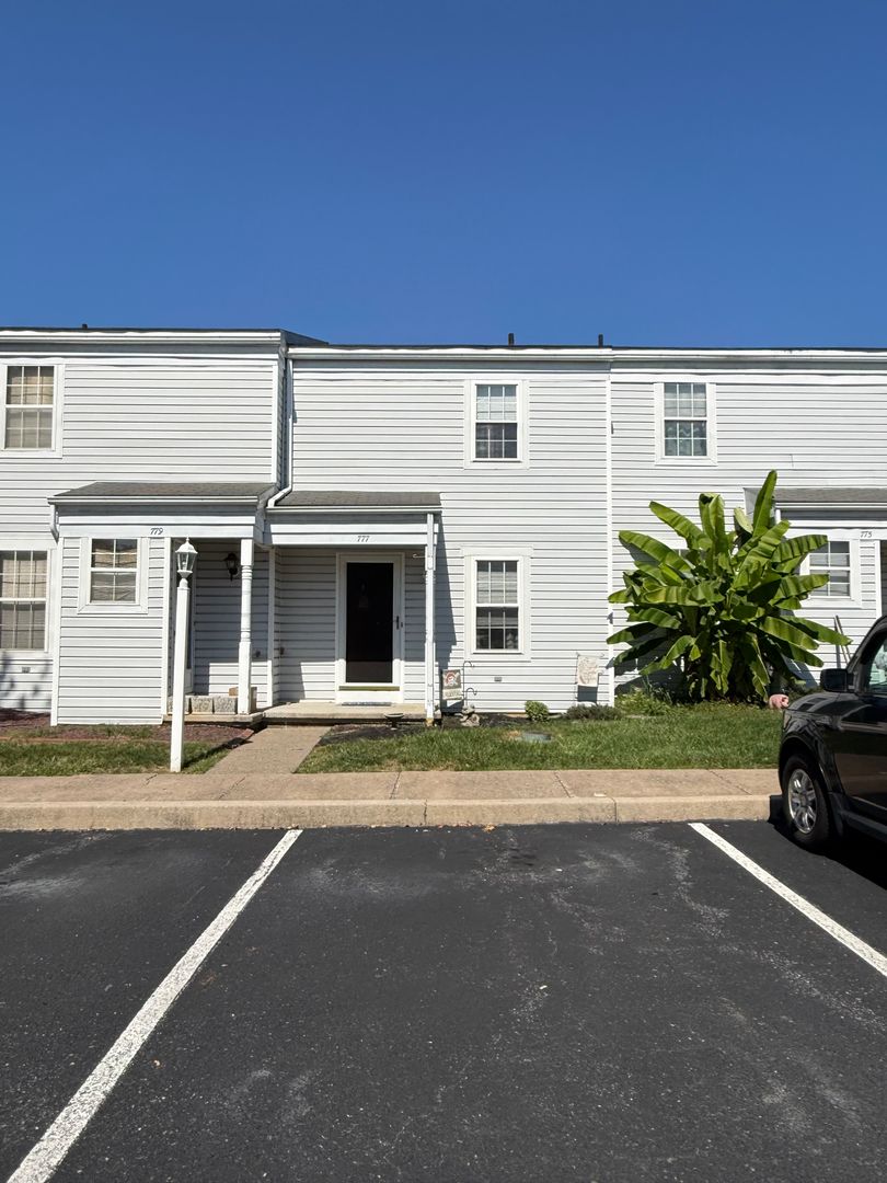 Mechanicsburg House: 777 Old Silver Spring Rd