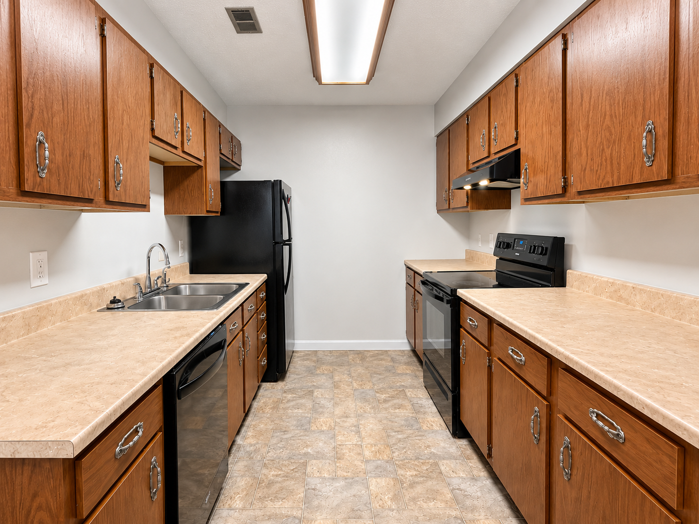 Dubuque Apartment: 3260 Raven Oaks Drive