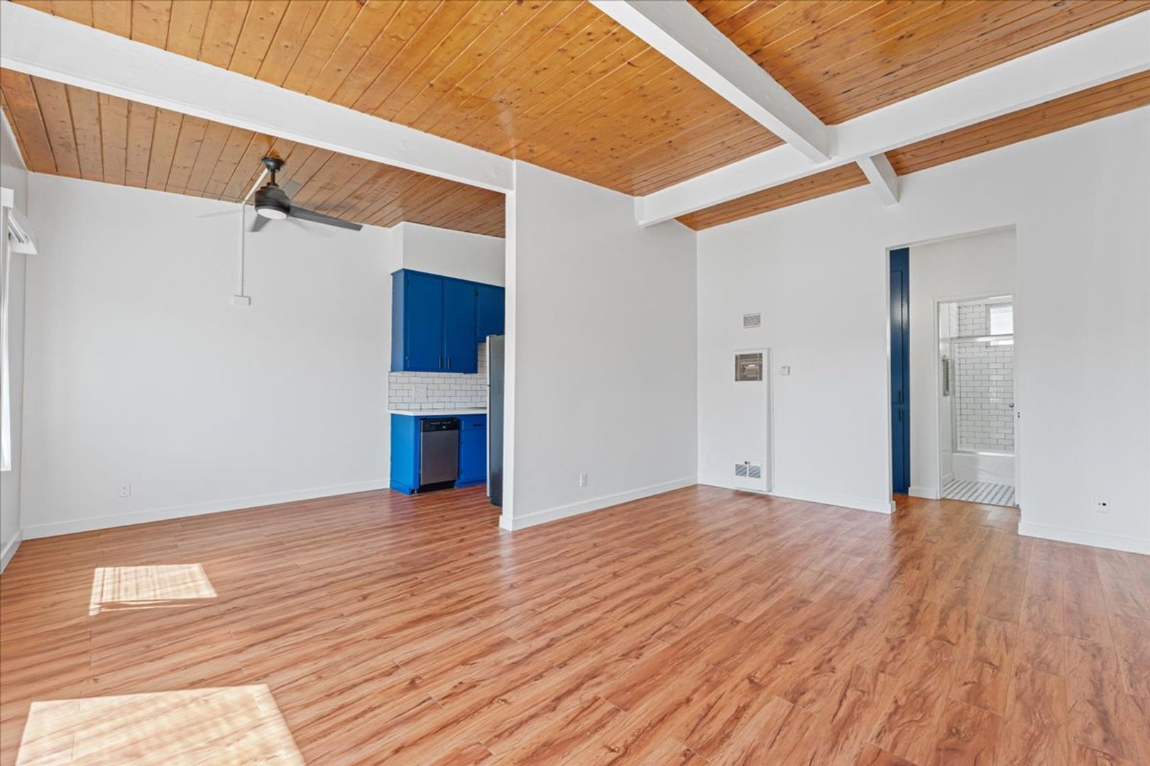 North Hollywood Condo: 6114 Cahuenga Blvd
