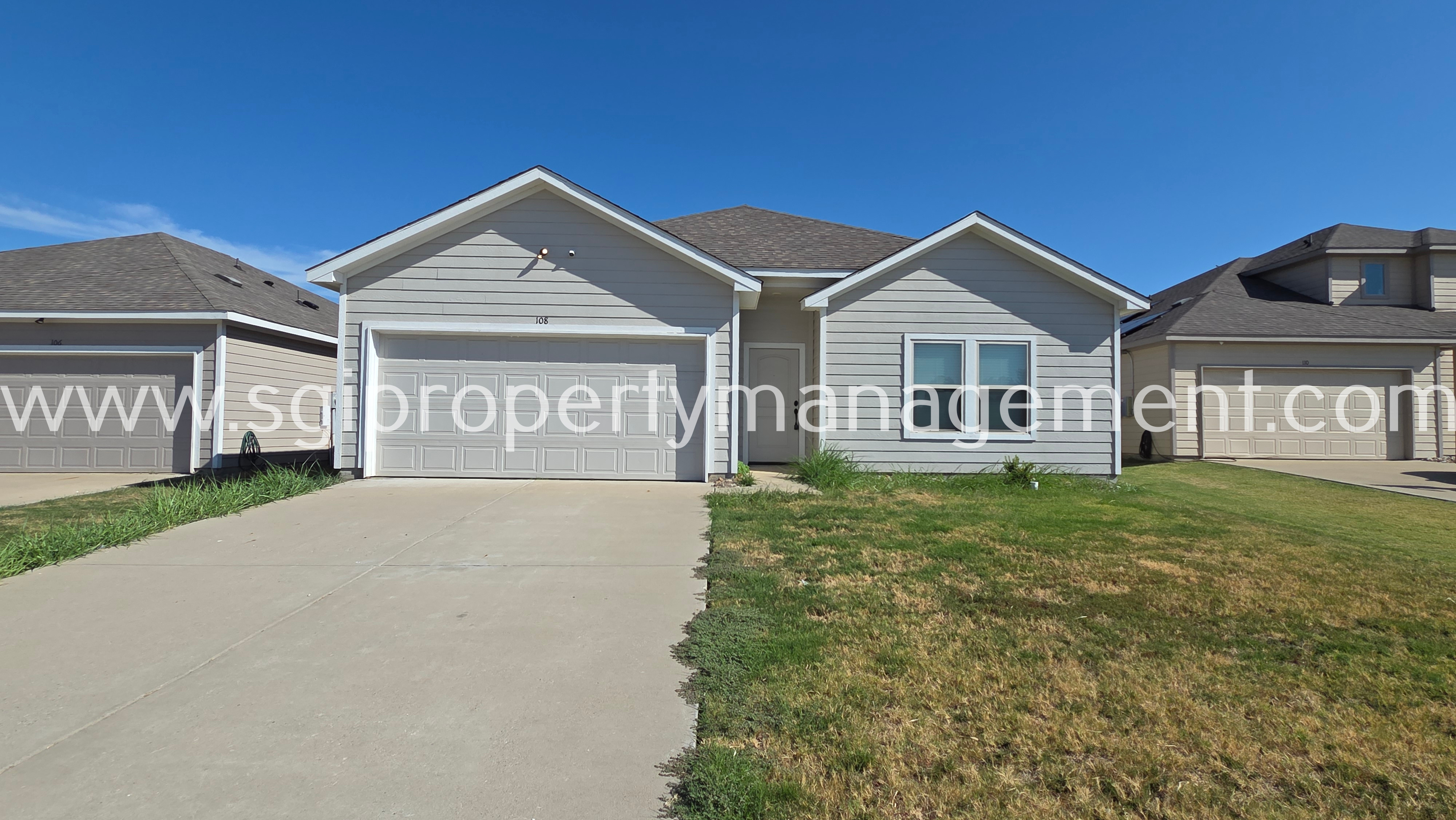 Greenville House: 108 Canales Cir