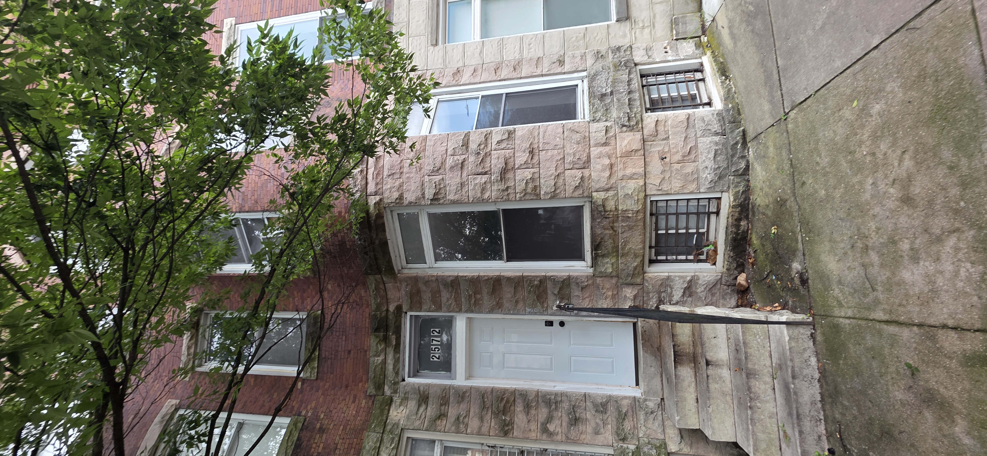 Baltimore Condo: 2572 McCulloh St