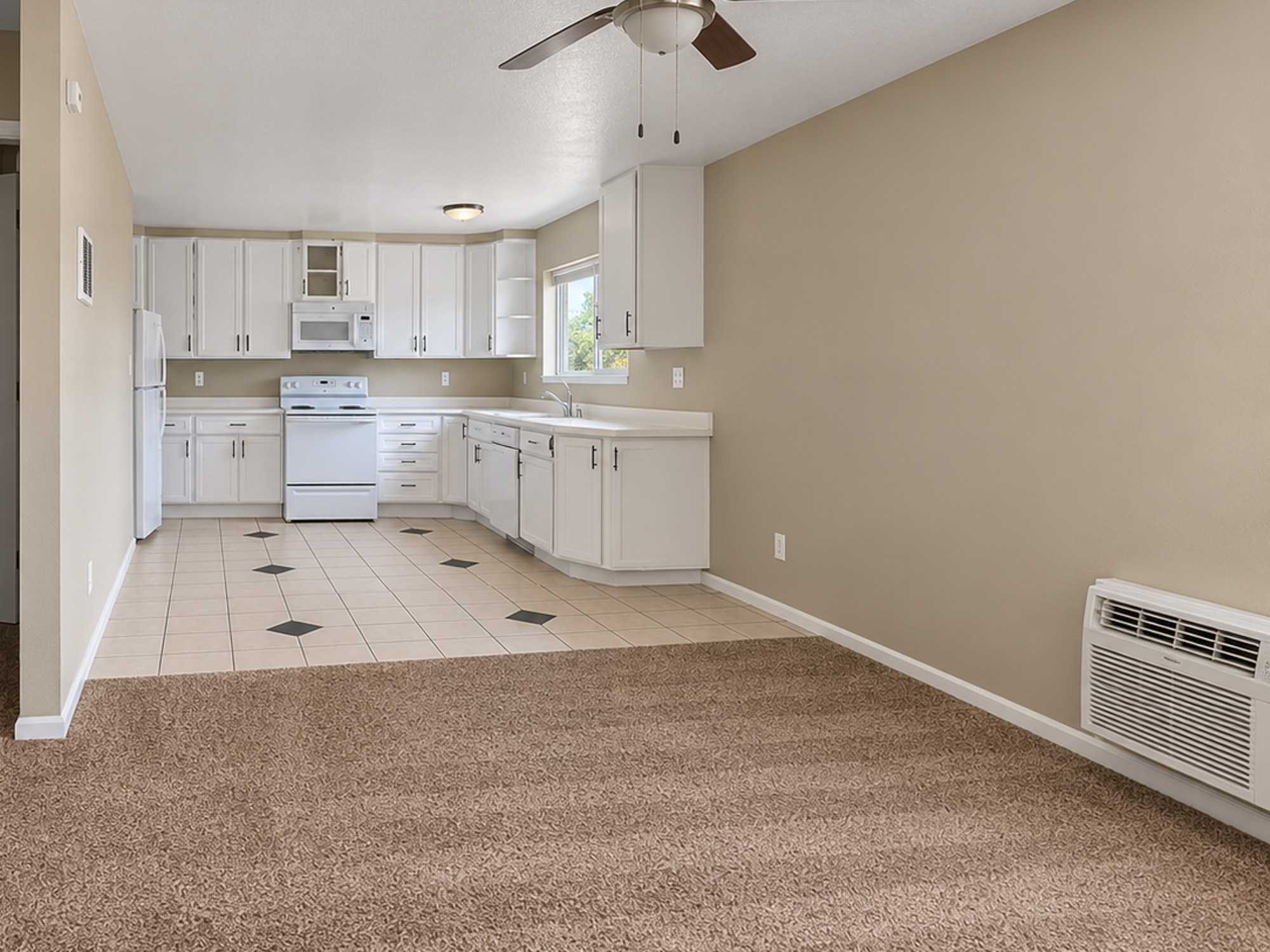 Spring Valley Apartment: 9062 Kenwood Dr