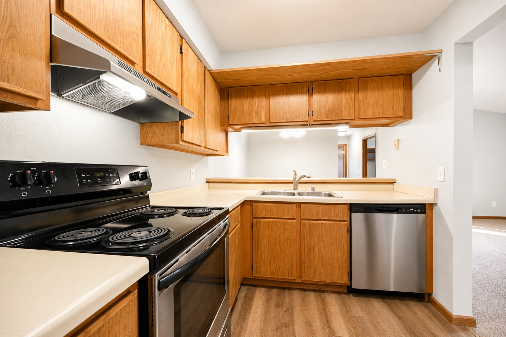 Cottage Grove Condo: 601 E. Oak St.