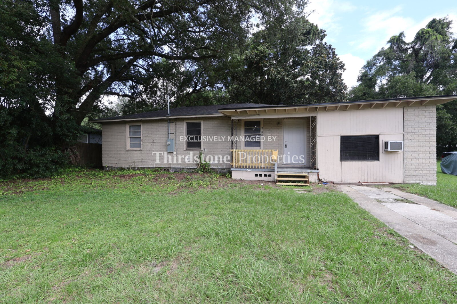 Jacksonville House: 789 Gardenia Ln