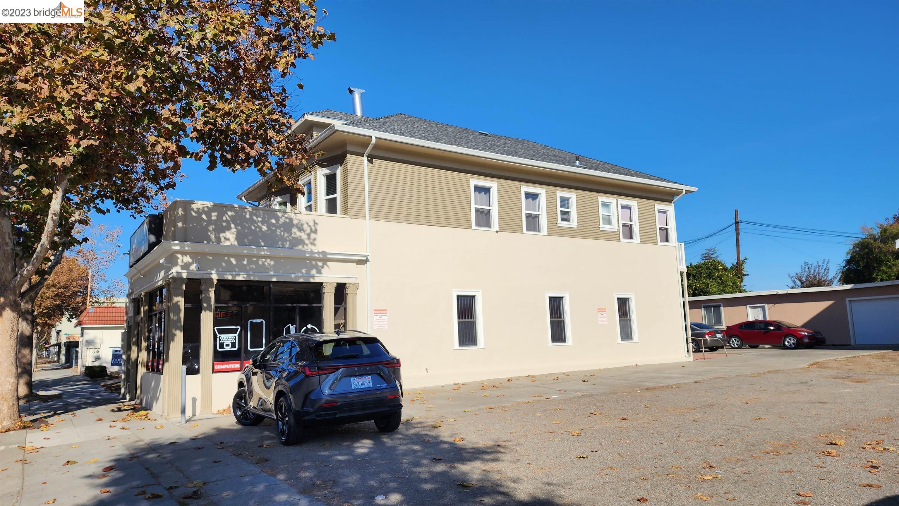 San Leandro Condo: 856 East 14th St