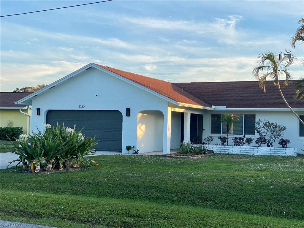 Naples Condo: 1382 North Alhambra Cir