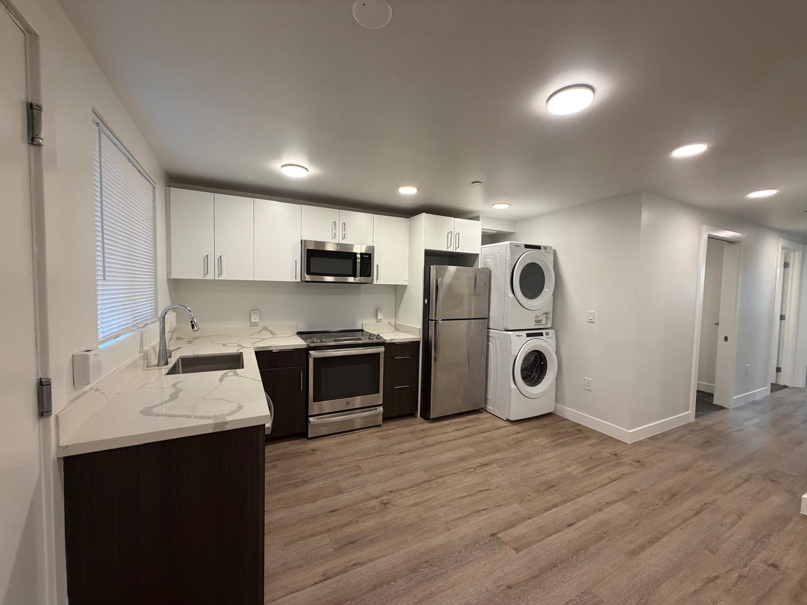 Oakland Apartment: 669 24th St