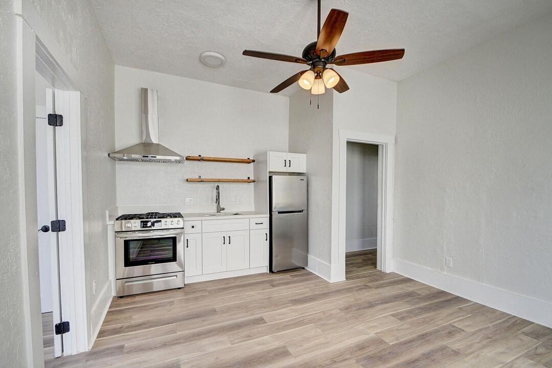 West Palm Beach Condo: 422 Kanuga Dr