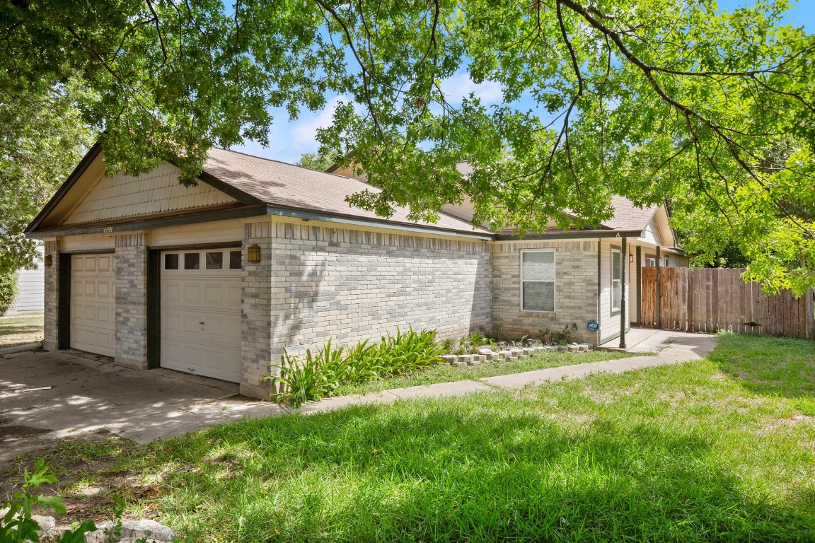 Austin Condo: 13309 Saddlebrook Trl