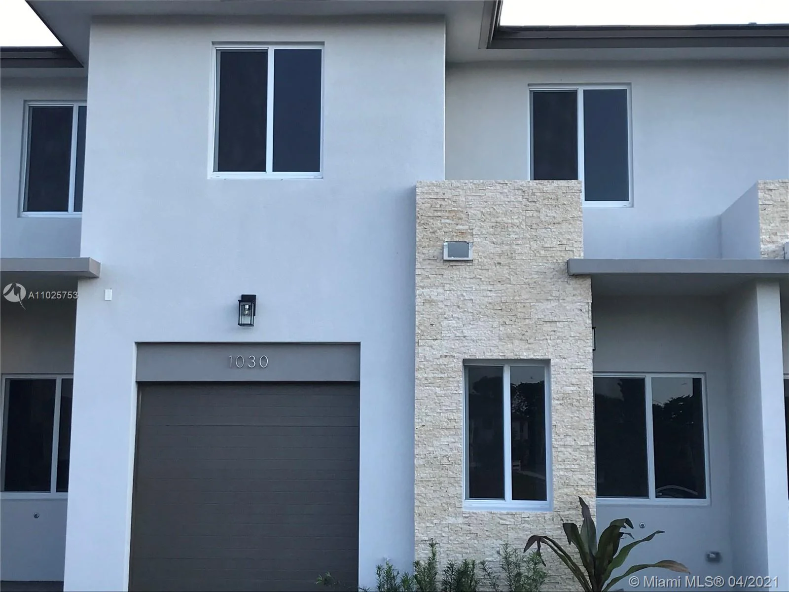 Royal Palm Beach Condo: 1030 Pioneer Way