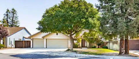 Clovis Condo: 213 Caesar Ave