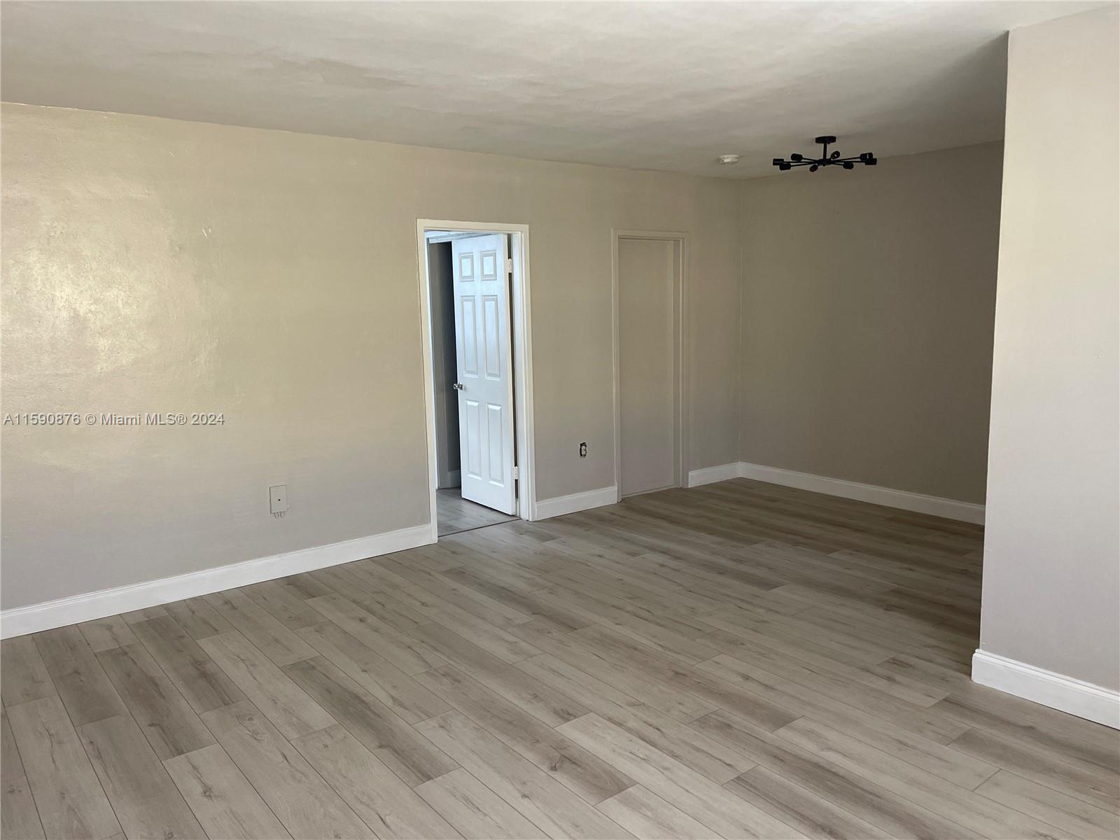 Miami Beach Condo: 500 13th St