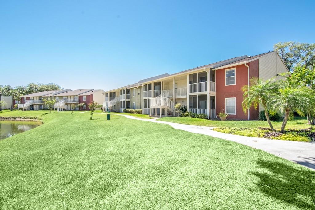 Brandon Condo: 214 Lake Parsons Grn