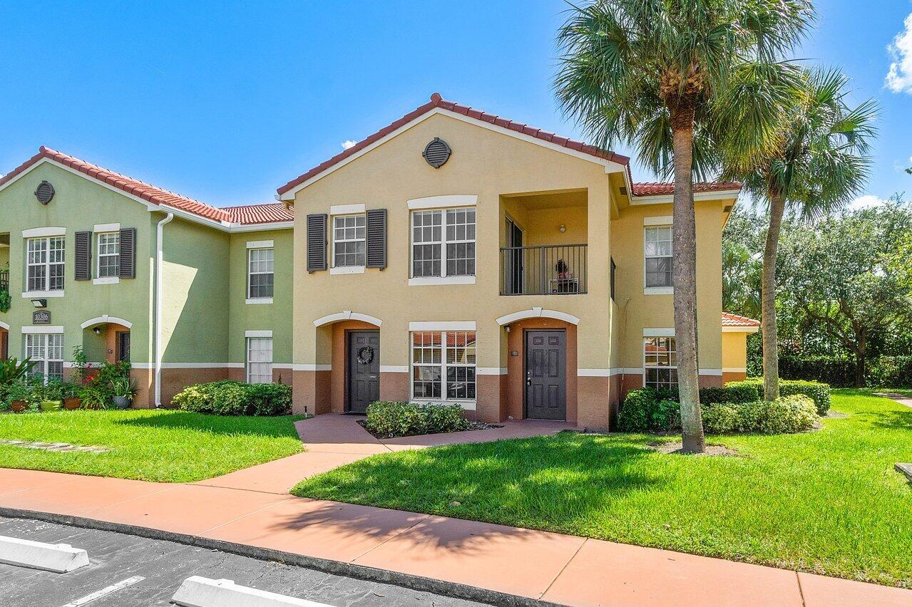 Royal Palm Beach Condo: 10306 Fox Trail Rd S
