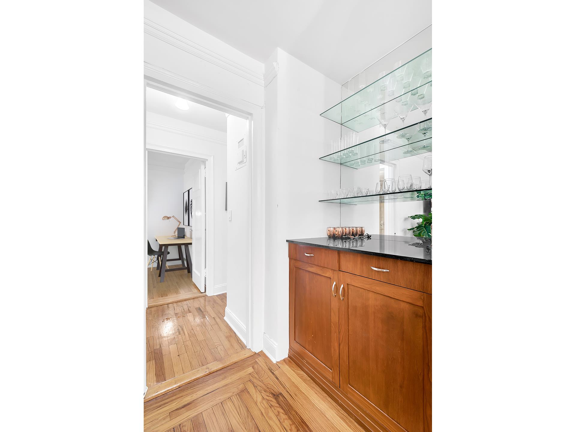 New York Condo: 321 E 43rd St