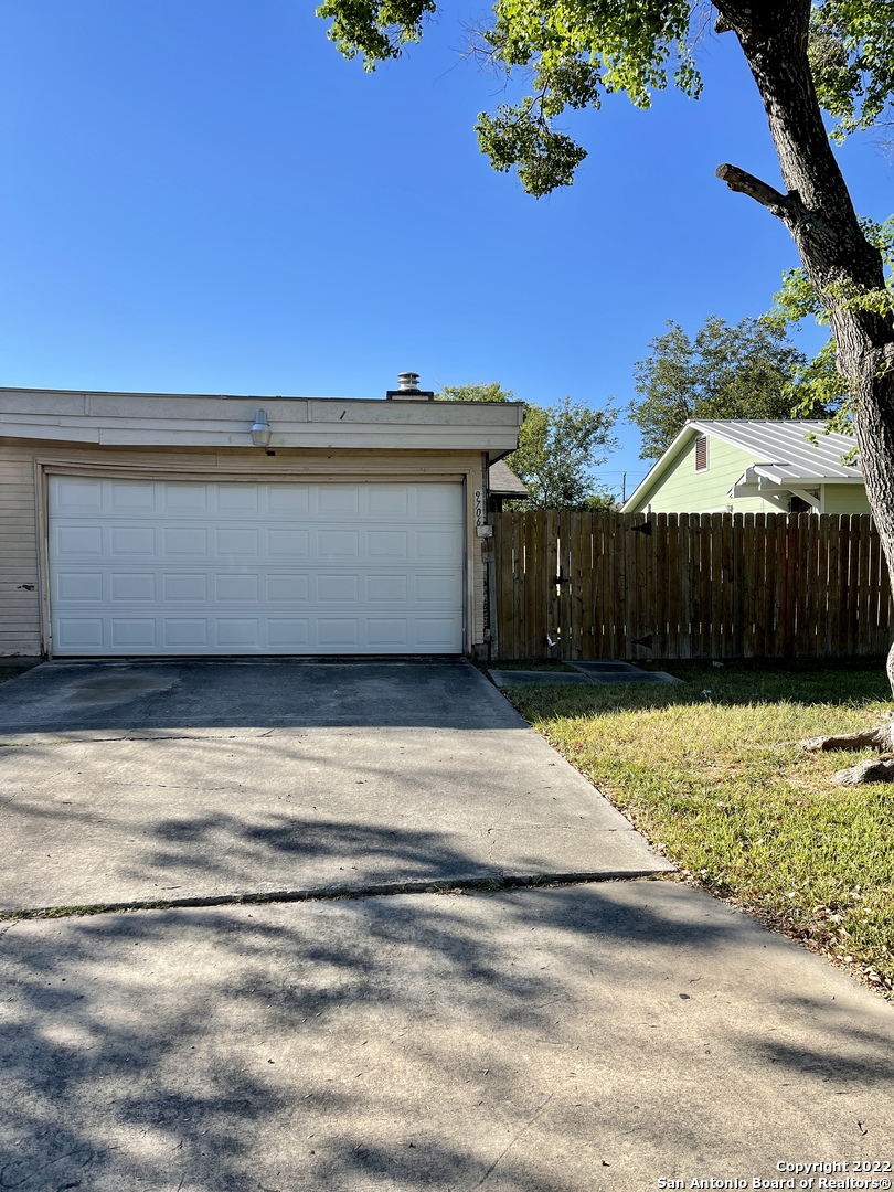 San Antonio Condo: 9706 Vale