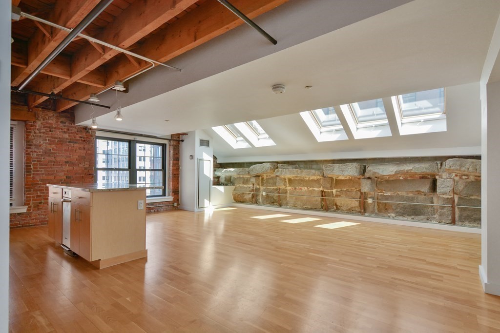 Boston Condo: 101 Broad St