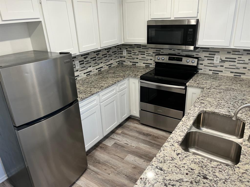Grand Prairie Condo: 19 East Mountain Creek Ct