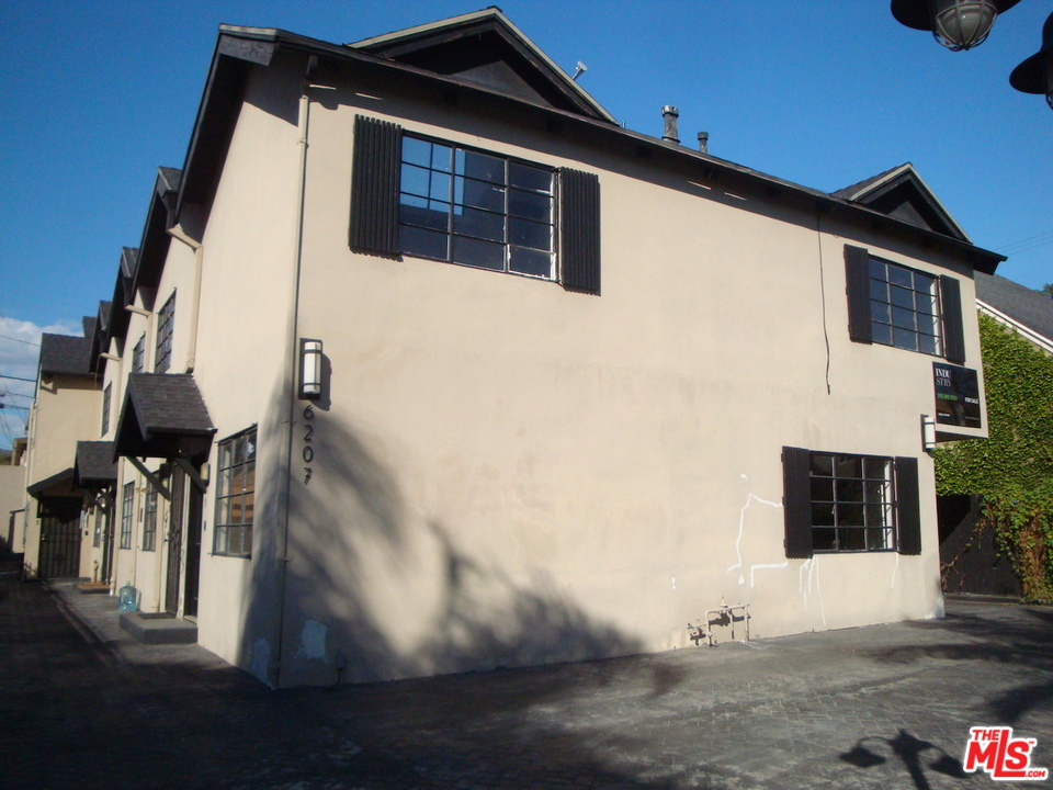 Los Angeles Condo: 6207 Banner Avenue