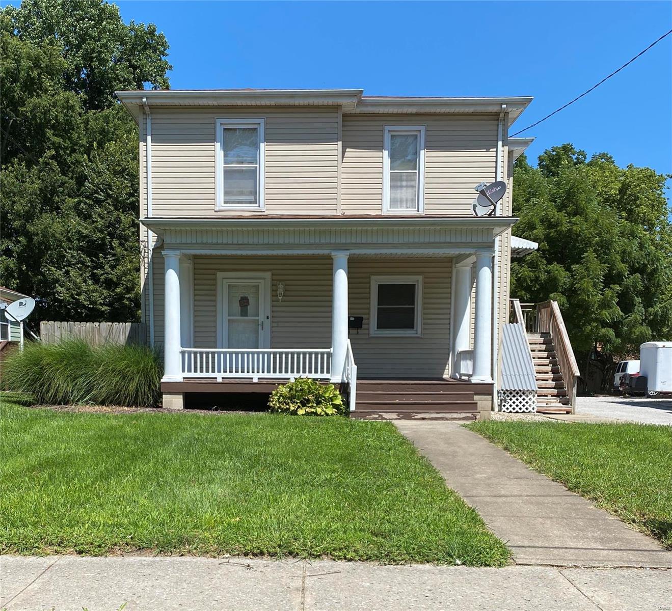 Edwardsville Condo: 451 East Vandalia St