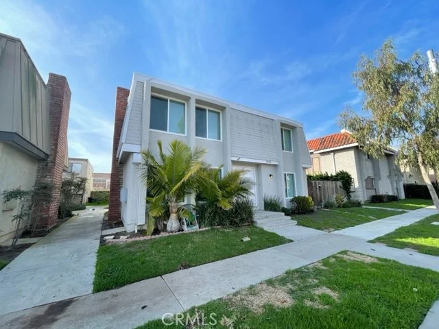 Huntington Beach Condo: 1405 Huntington St