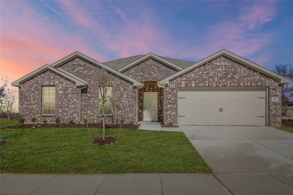 Cleburne Condo: 1810 Quail Holw
