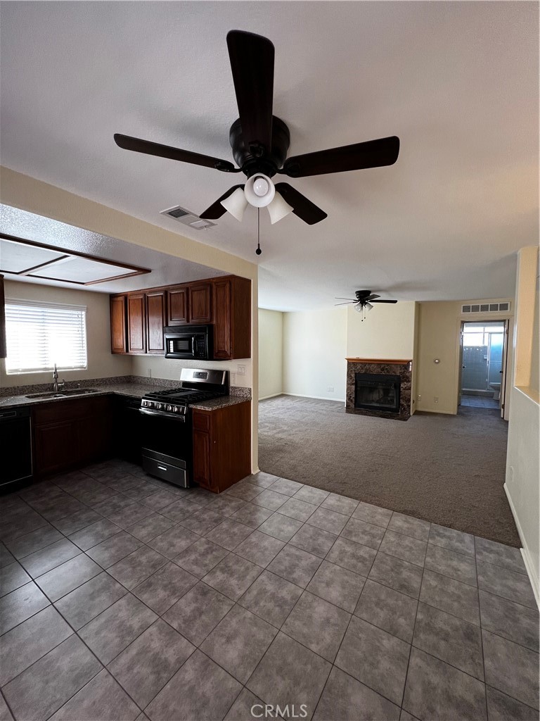 San Pedro Condo: 735 West 10th St