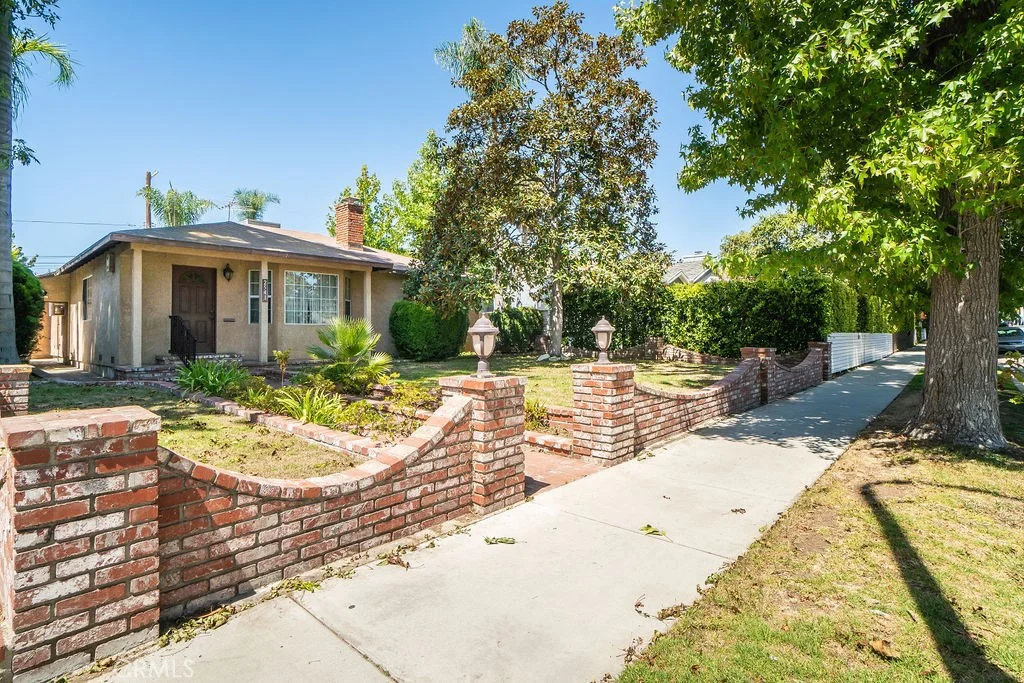 Los Angeles Condo: 2541 Westwood Blvd