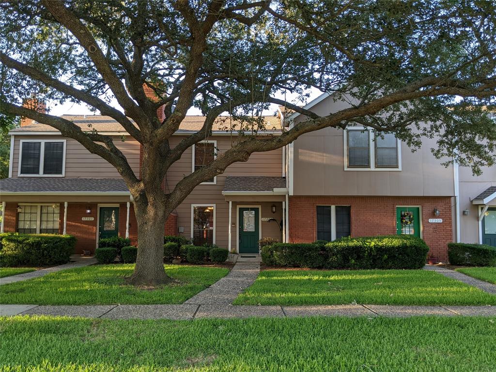 HOUSTON Condo: 17303 SATURN LN