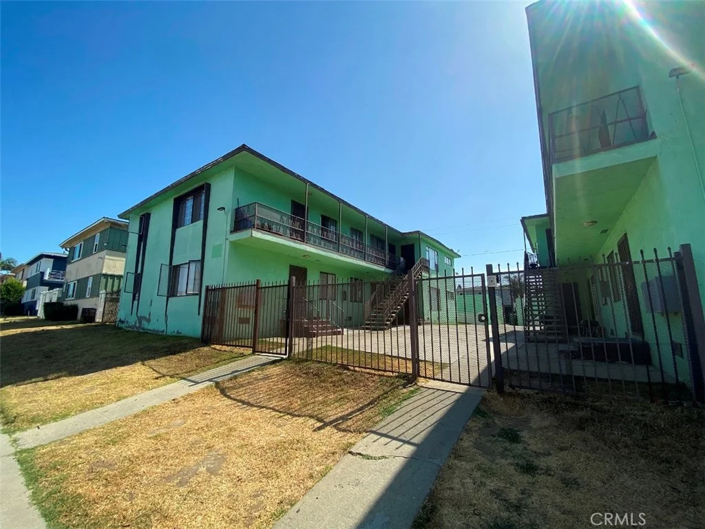 Inglewood Condo: 10234 Woodworth Ave 3