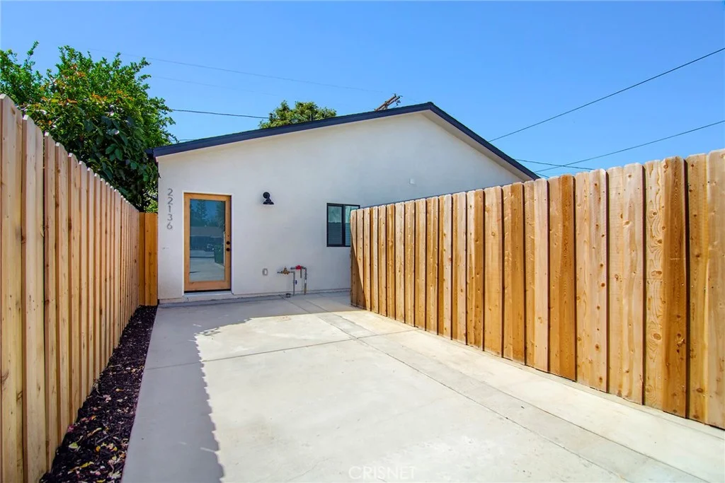 Canoga Park Condo: 22136 Hart St