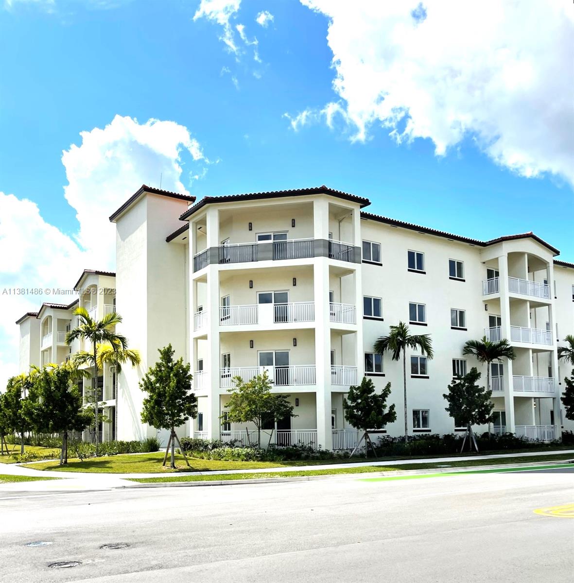 Doral Condo: 10950 Northwest 82nd St