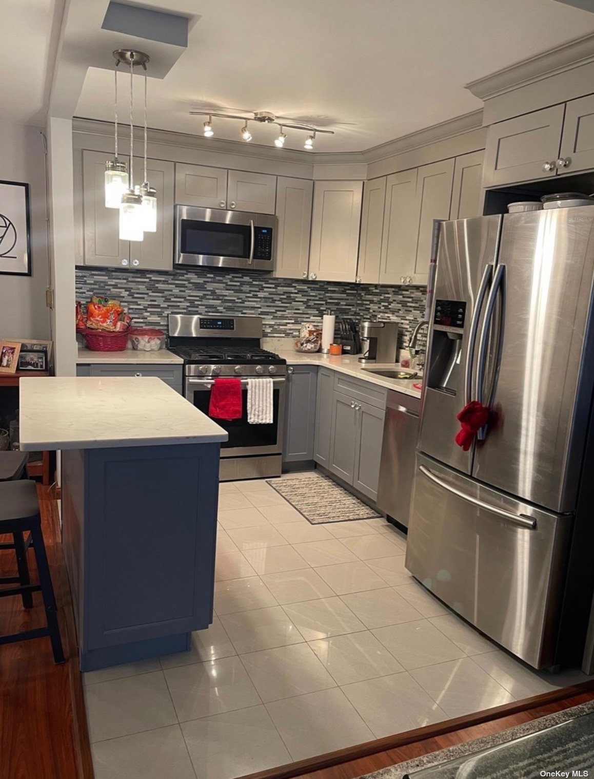 Queens Condo: 18-15 215th St