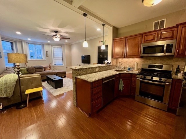 Boston Condo: 228 Commonwealth Ave