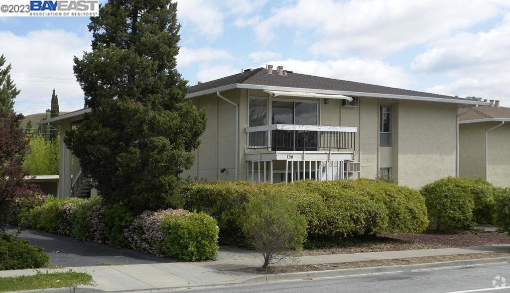 Martinez Condo: 136 Blue Rdg Dr