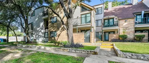 Arlington Condo: 2312 Balsam Dr