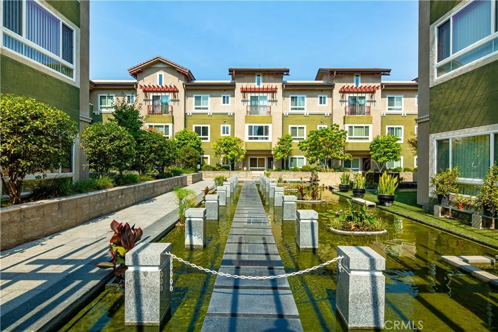 Alhambra Condo: 228 S Olive