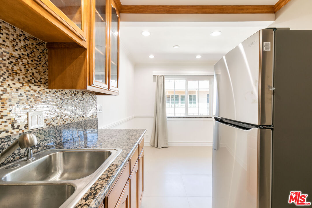 West Hollywood Condo: 1122 North Formosa Ave