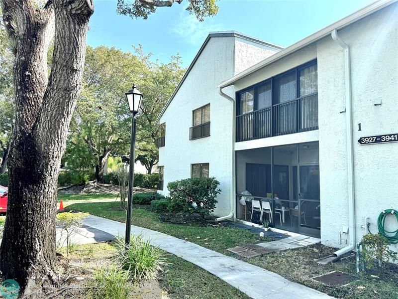 Coconut Creek Condo: 3939 Carambola Cir N