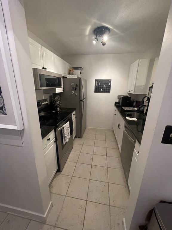 Woburn Condo: 269 Cambridge Rd