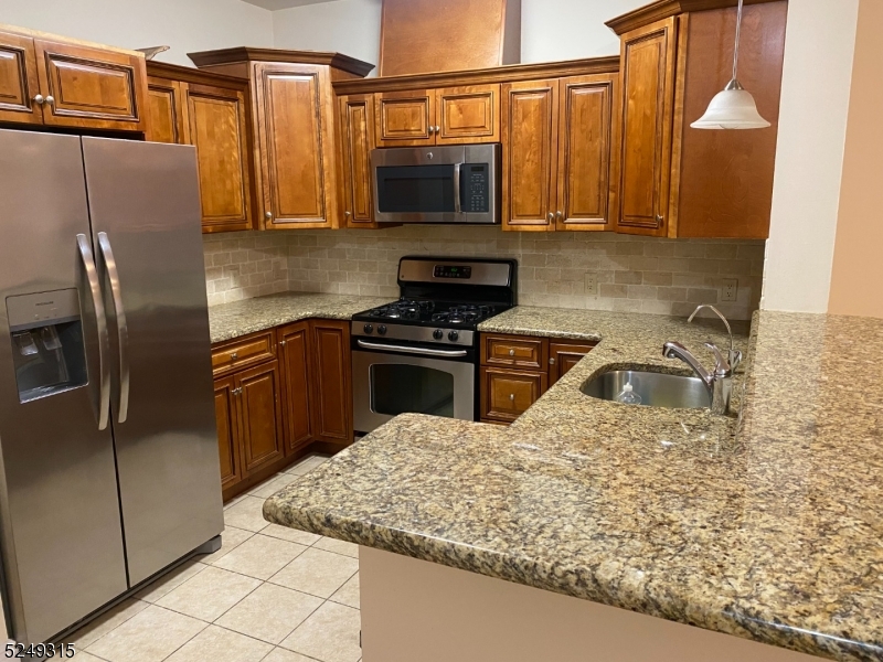 Newark Condo: 37 Freeman St